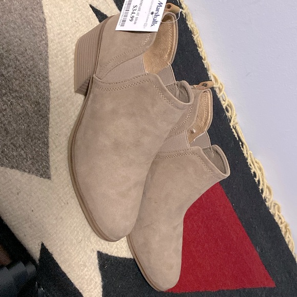 Dr. Scholl's Shoes - NEW with tag, Dr.Scholls tan slip on booties , 2 1/4” heel 🥾